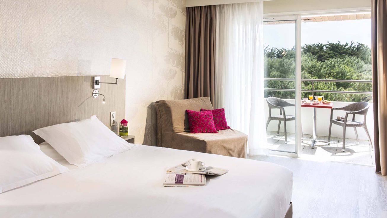 chambre avec vue dans un centre de thalasso