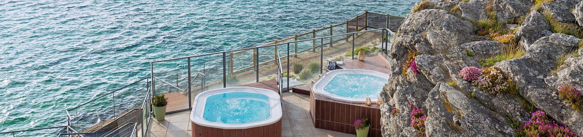 Bain à remous extérieur avec vue sur la mer