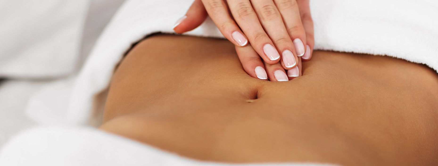 Massage ventre plat digestion femme