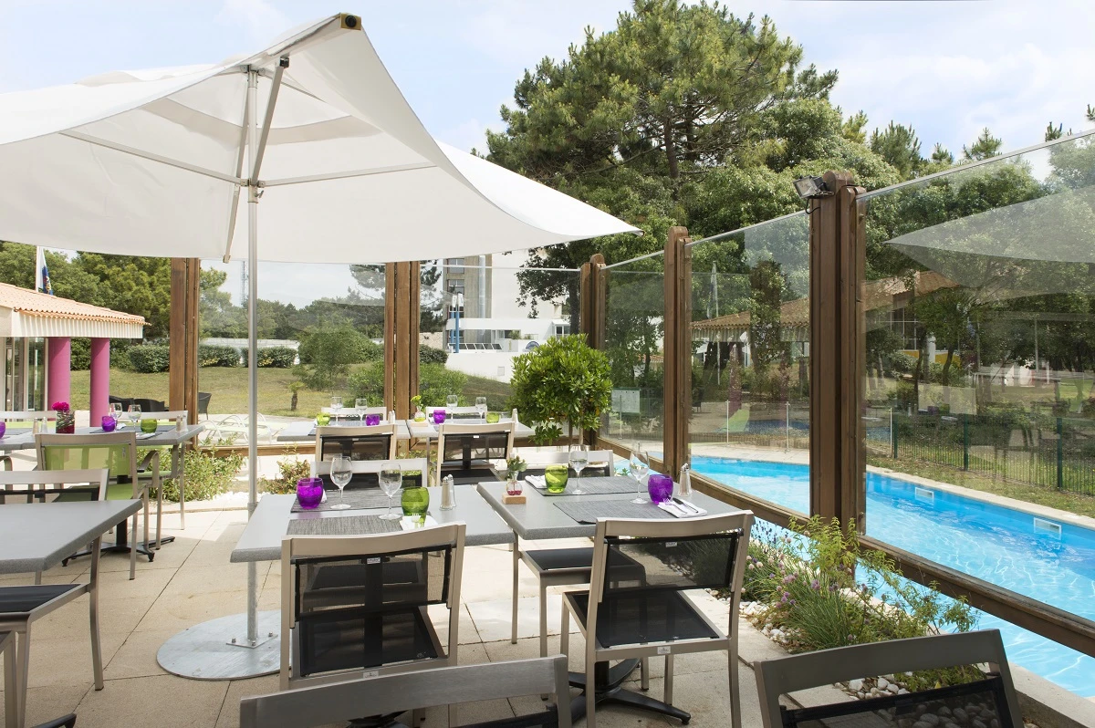 restaurant piscine hotel spa valdys saint jean de monts